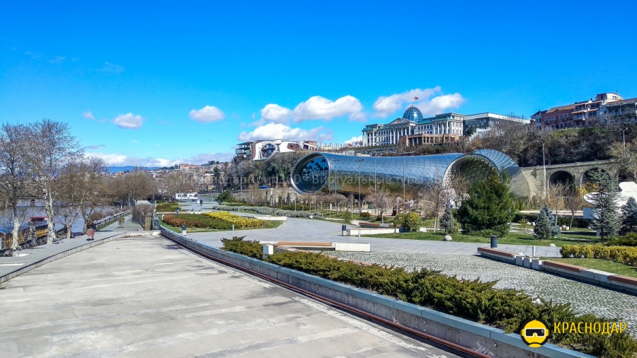 Парк Рике в Тбилиси.